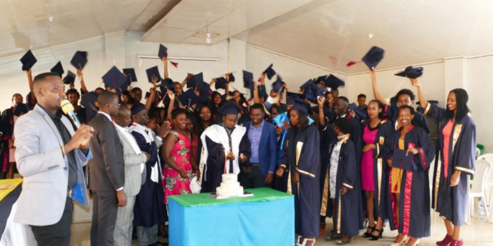Mu Mafoto Dore uko umuhango wo Gutanga IMPAMYA BUMENYI ku rwego rw’ishuri rya I.T.S KIGALI Wagenze